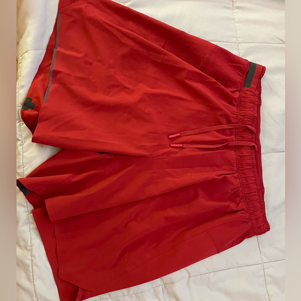 Lululemon Men’s running shorts with liner 5”